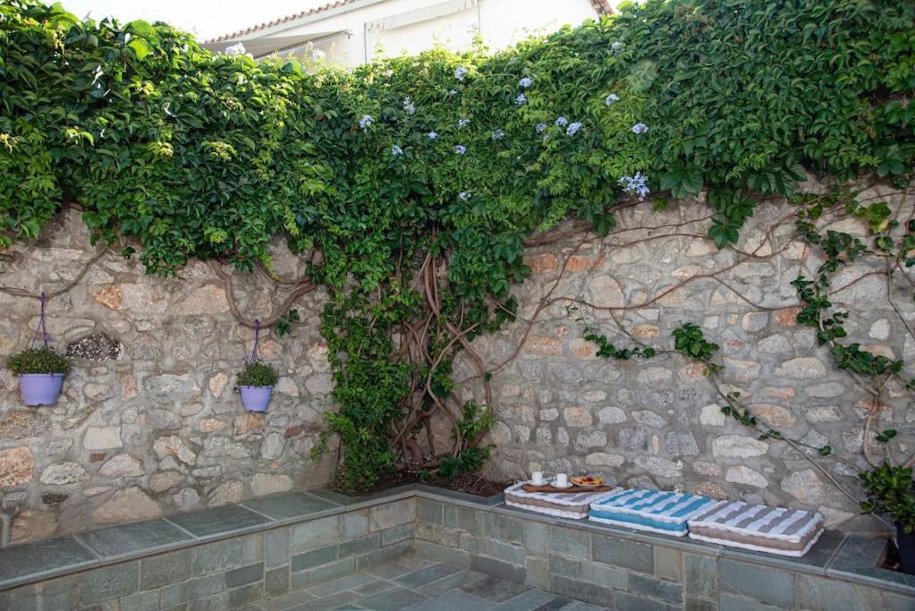 Villa Mansion Eugenie Hydra  Exterior foto